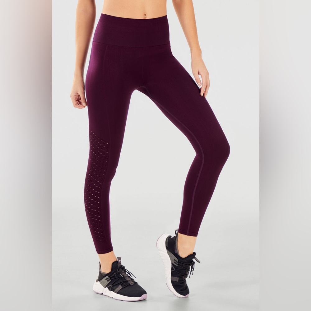 Fabletics Sync Seamless High-Waisted 7/8 Legging Women size M athleisure yoga